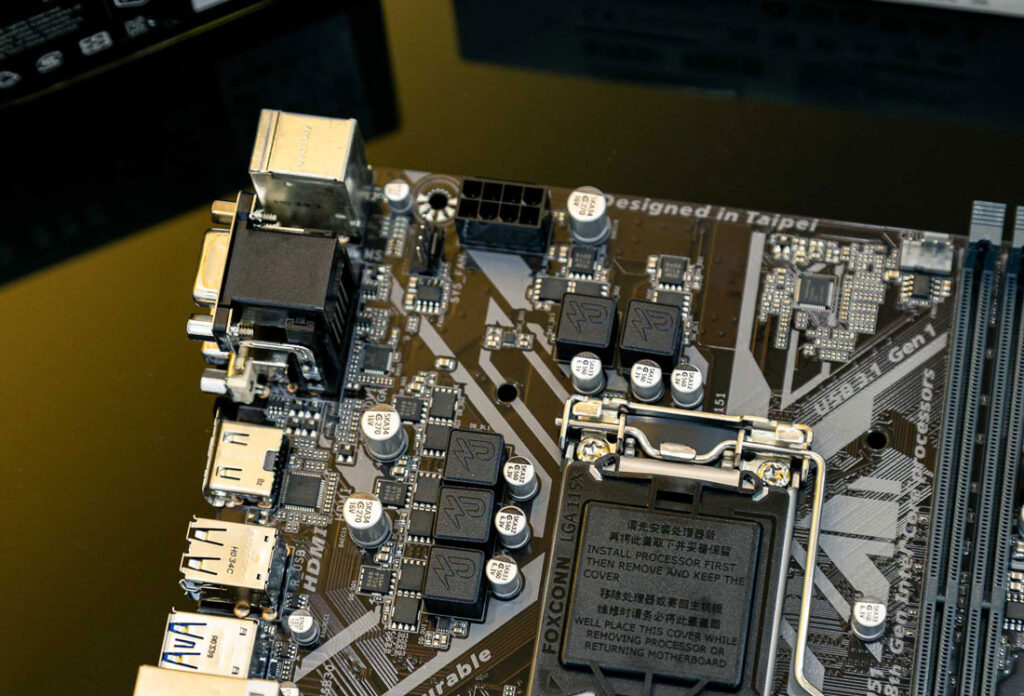 Main H310 sử dụng chipset Intel B310 hỗ trợ bộ vi xử lý Intel LGA1151 thế hệ thứ 8.