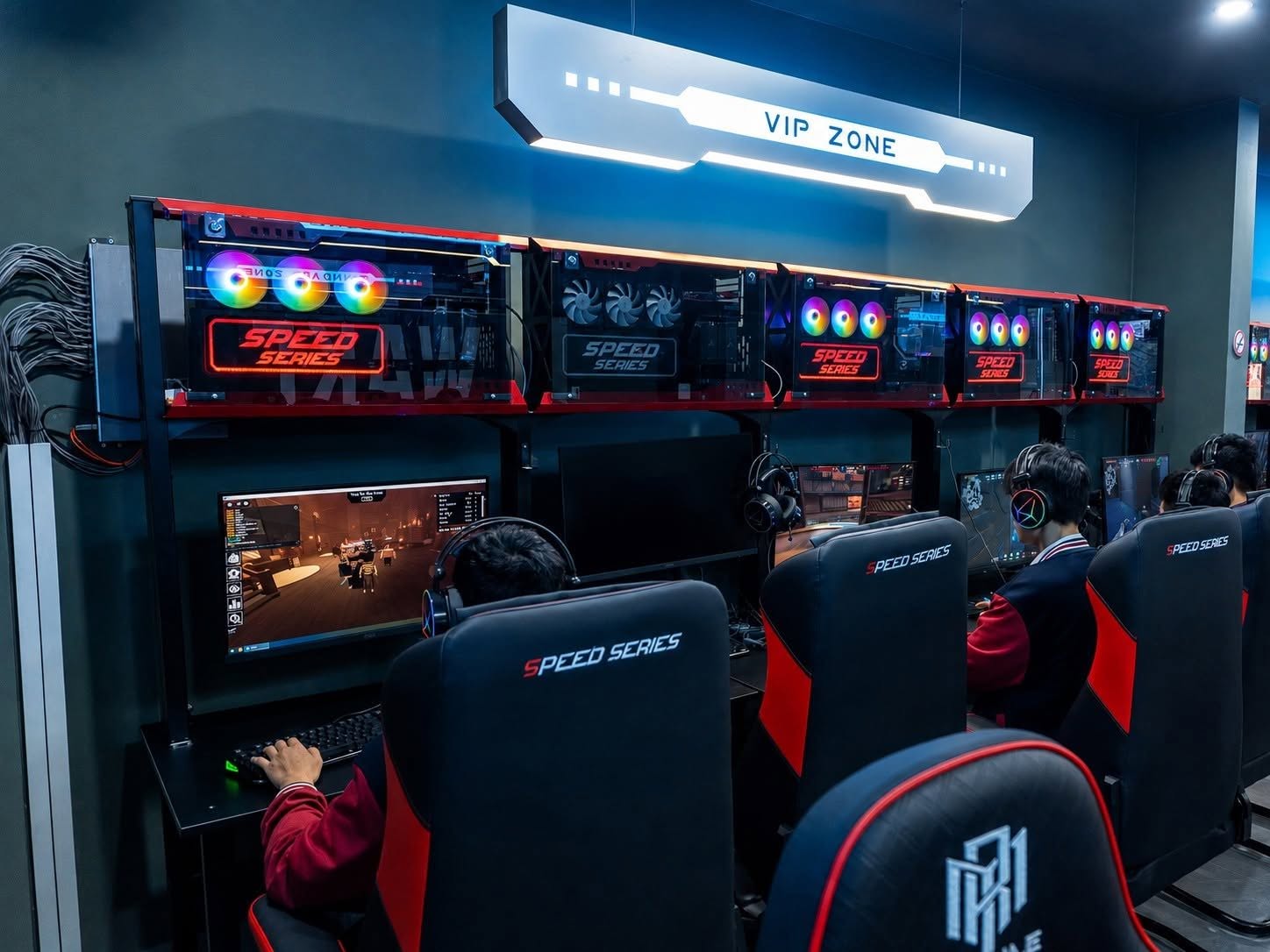 Khu VIP Cyber Game hiện đại, PC Gaming cấu hình mạnh, thiết kế chuyên nghiệp tại MyPC.