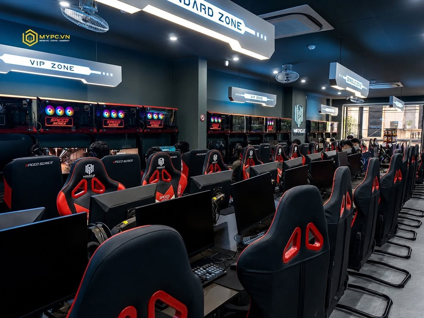 Cyber Game hiện đại với màn hình Gaming, Gaming Gear đồng bộ, tối ưu trải nghiệm người chơi tại MyPC.