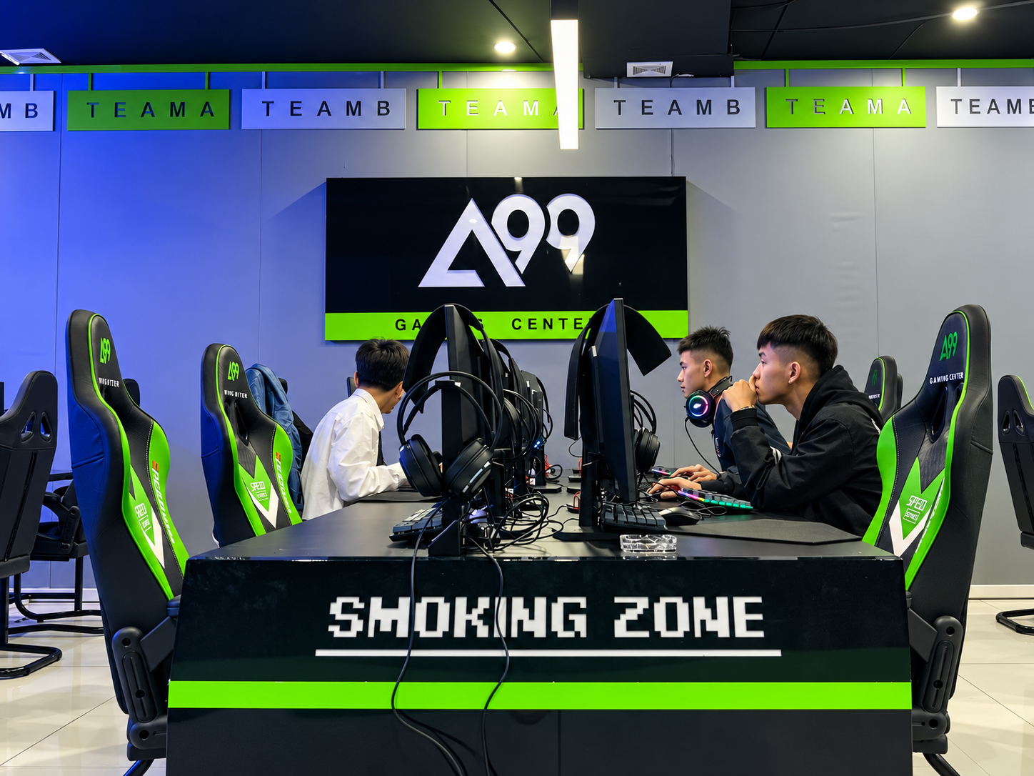 Khách hàng chơi game tại phòng net sử dụng hệ thống Setup Phòng Net Bootrom