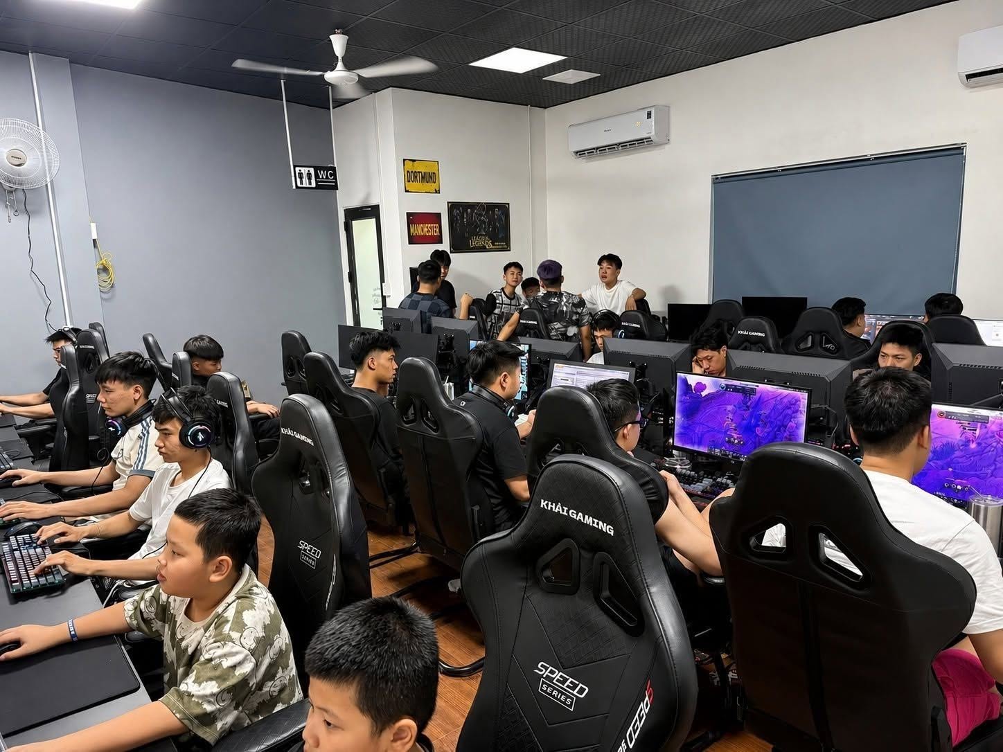 Nỗi khổ của chủ quán game khi vận hành phòng net cyber game